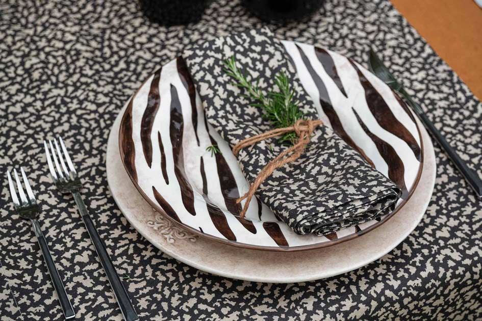 tavola in stile animalier